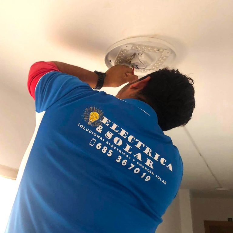 Mantenimiento eléctrico Servicio de mantenimiento eléctrico en interior de vivienda o negocio en Granada y provincia
