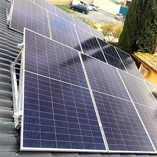 Instalación solar en naves y negocios Instalación solar fotovoltaica en naves y negocios de Granada y provincia